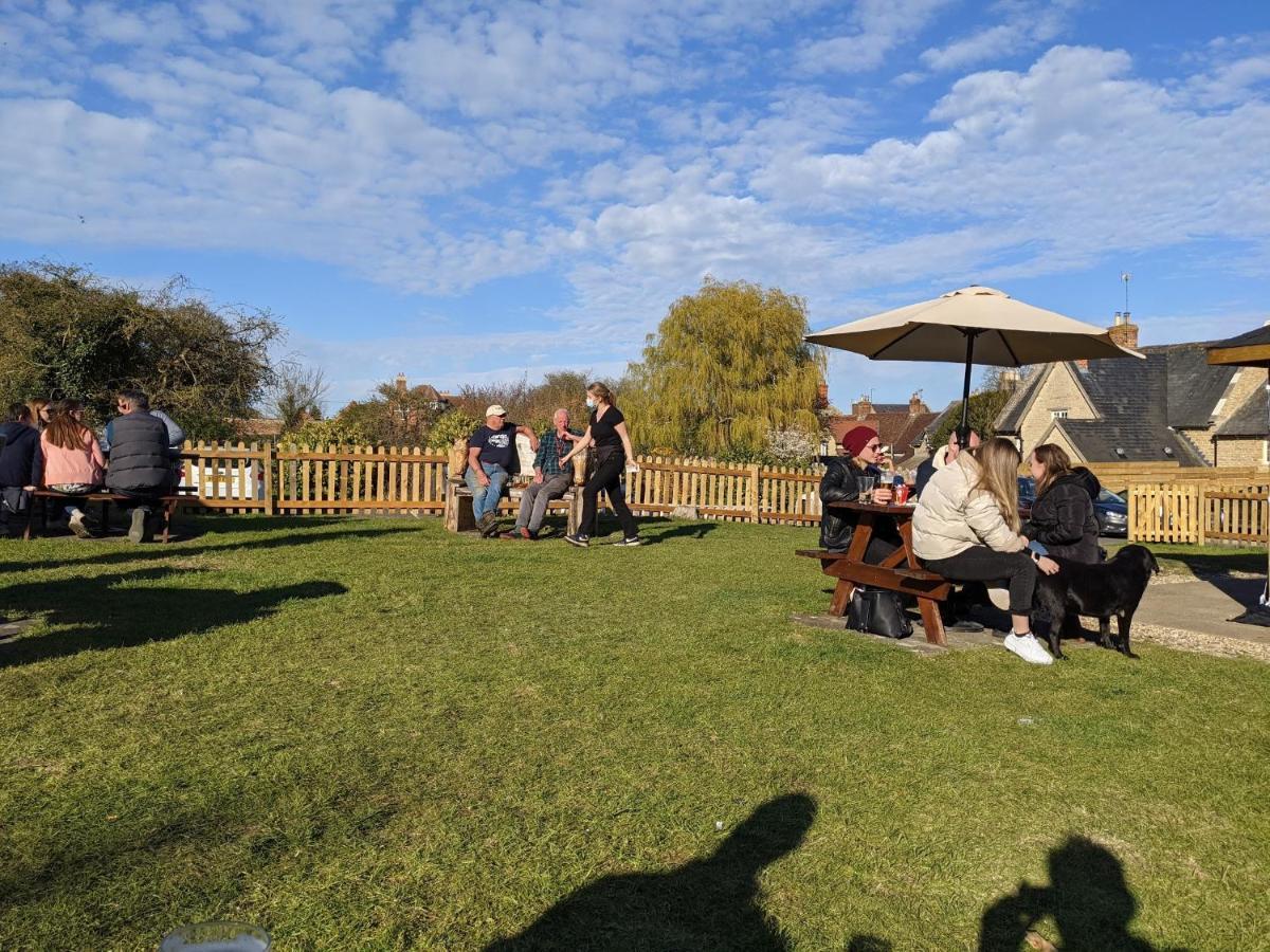 Cowpers Oak Bed & Breakfast Olney ภายนอก รูปภาพ